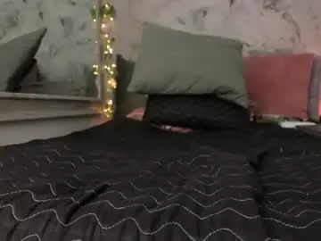 Chaturbate Live Sex Cam of bella_desi