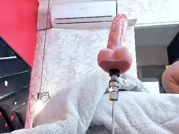 Chaturbate Live Sex Cam of ivisbouncyass
