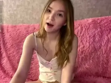 Chaturbate Live Sex Cam of magdalenebirdtail