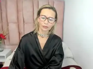Chaturbate Live Sex of issa_milf__
