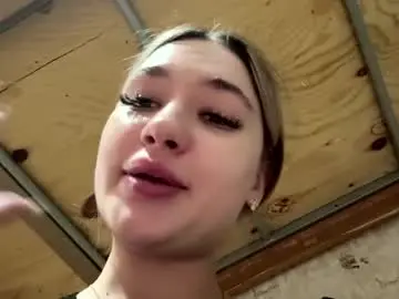 Chaturbate Live Sex Cam of arlettaeavey