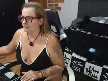 Chaturbate Free Live Porn of perlagoloza05