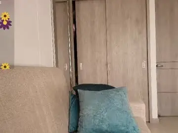 Chaturbate Live Porn of emilyguss