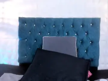 Chaturbate Live Sex Cam of samantha_foxyy