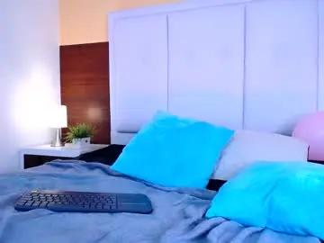 Chaturbate Live Sex Cam of chloe014_