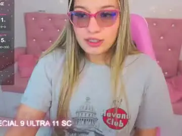 Chaturbate Live Sex Cam of paris09_v