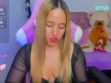 Chaturbate Sex Cam of ema_tayy