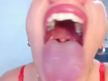 Chaturbate Live Sex Cam of sofi_saliva2511