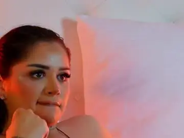 Chaturbate Nude Webcam of amberseyes