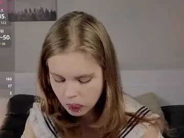 Chaturbate Free Live Porn of lyucy