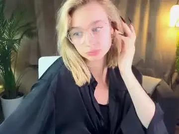 Chaturbate Adult Video Chat of noramoreau