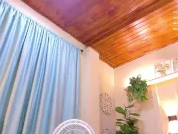 Chaturbate Watch Live Sex Cams of chloerossee