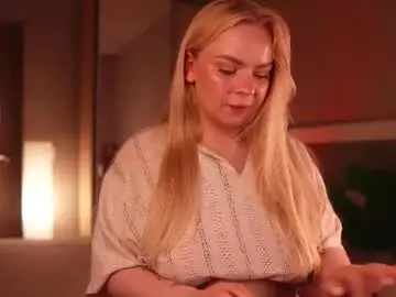 Chaturbate Live Sex Cam of lisalovesweet