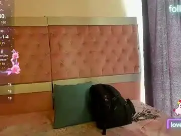 Chaturbate Live Sex Cam of sweet_emmili