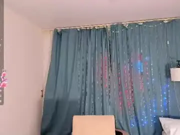 Chaturbate Live Sex Cam of mikaelataron