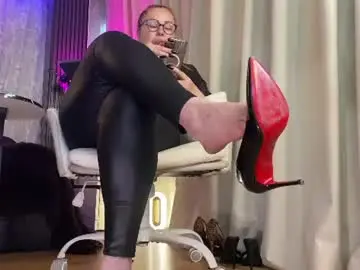 Chaturbate Adult Video Chat of mommy_goddess