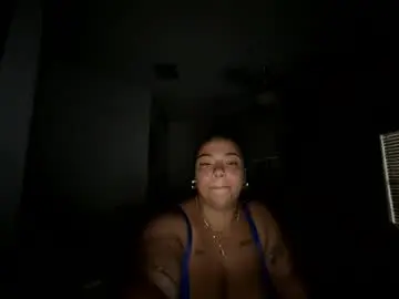 Chaturbate Watch Live Sex Cams of desiresxmoe