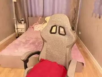 Chaturbate Live Sex Cam of julia_shyy