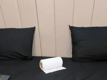 Chaturbate Live Sex Cam of agatha_steel20