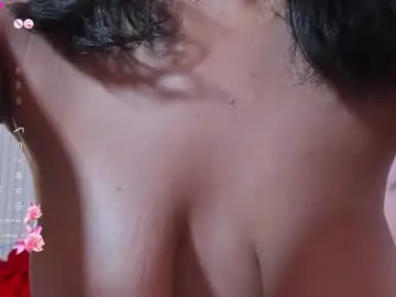 Chaturbate Live Sex Cam of emmaray3