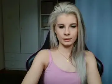 Chaturbate Live Sex Cam of kristineamore