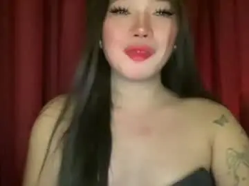 Chaturbate Live Sex Cam of makemesquirt_xxx