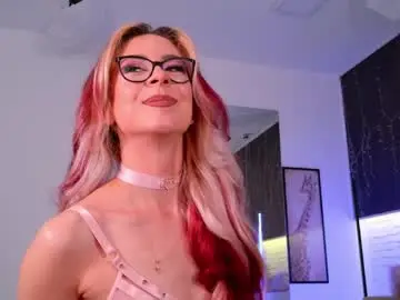 Chaturbate Live Sex Cam of cindefucknrella
