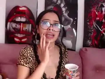 Chaturbate Live Porn of miahotcs