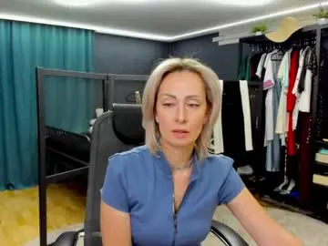 Chaturbate Free Porn Cam of julia__cherry_