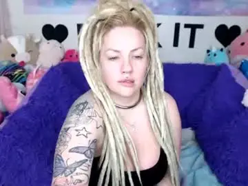 Chaturbate Live Porn of mackenziewolfe