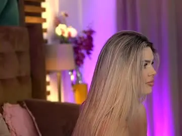 Chaturbate Best live sex cam show of sophieboobsx