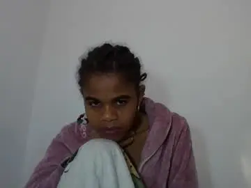 Chaturbate Live Sex Cam of delphineee