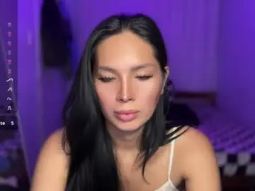 Chaturbate Live Sex Cam of h34rtsforcami