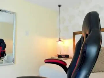 Chaturbate Live Sex Cam of irisclark1