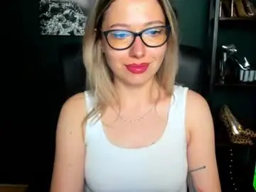Chaturbate Live Sex Cam of heidi_pleasure