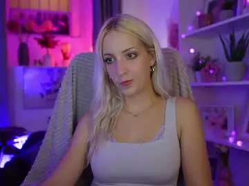Chaturbate Live Porn of lucy_cutie_