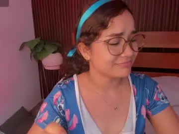 Chaturbate Live Sex Cam of rossie_lanie_