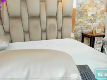 Chaturbate Watch Live Sex Cams of aria_paul