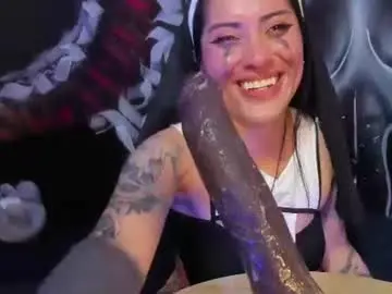 Chaturbate Live Sex Cam of cherry_jenklins87