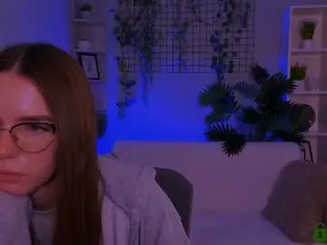 Chaturbate Live Sex Cam of emilia_fly