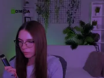 Chaturbate Sex Chat of emilia_fly