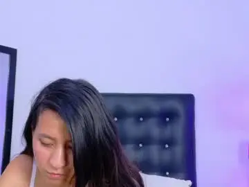 Chaturbate Nude Webcam of skinny_hottie18
