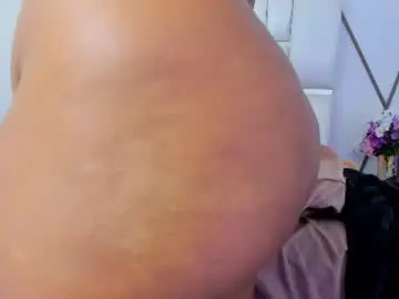 Chaturbate Live Sex Cam of lilicameron_
