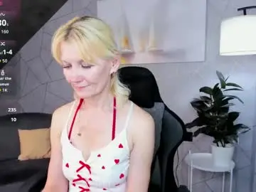 Chaturbate Sex Chat of julie_lucasss