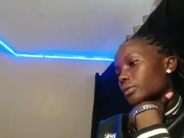 Chaturbate Live Porn of essy_hero