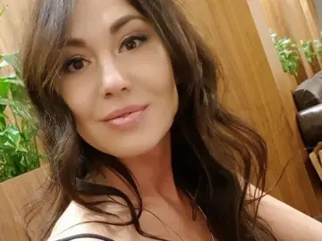 Imlive Free Porn Cam of JulianaGold33