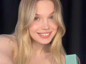 Myfreecams Private Sex Chat of Effie_Cute