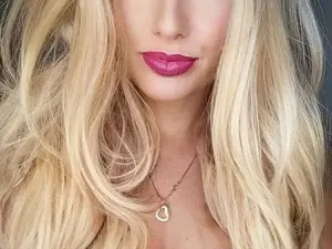 Myfreecams Live Sex Cam of DiamondGirl21