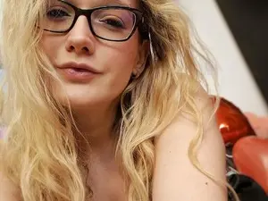 Myfreecams Nude Webcam of MonicMoon18
