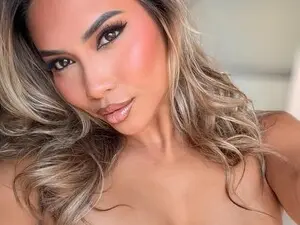 Myfreecams Watch Live Sex Cams of ExoticLILYxo